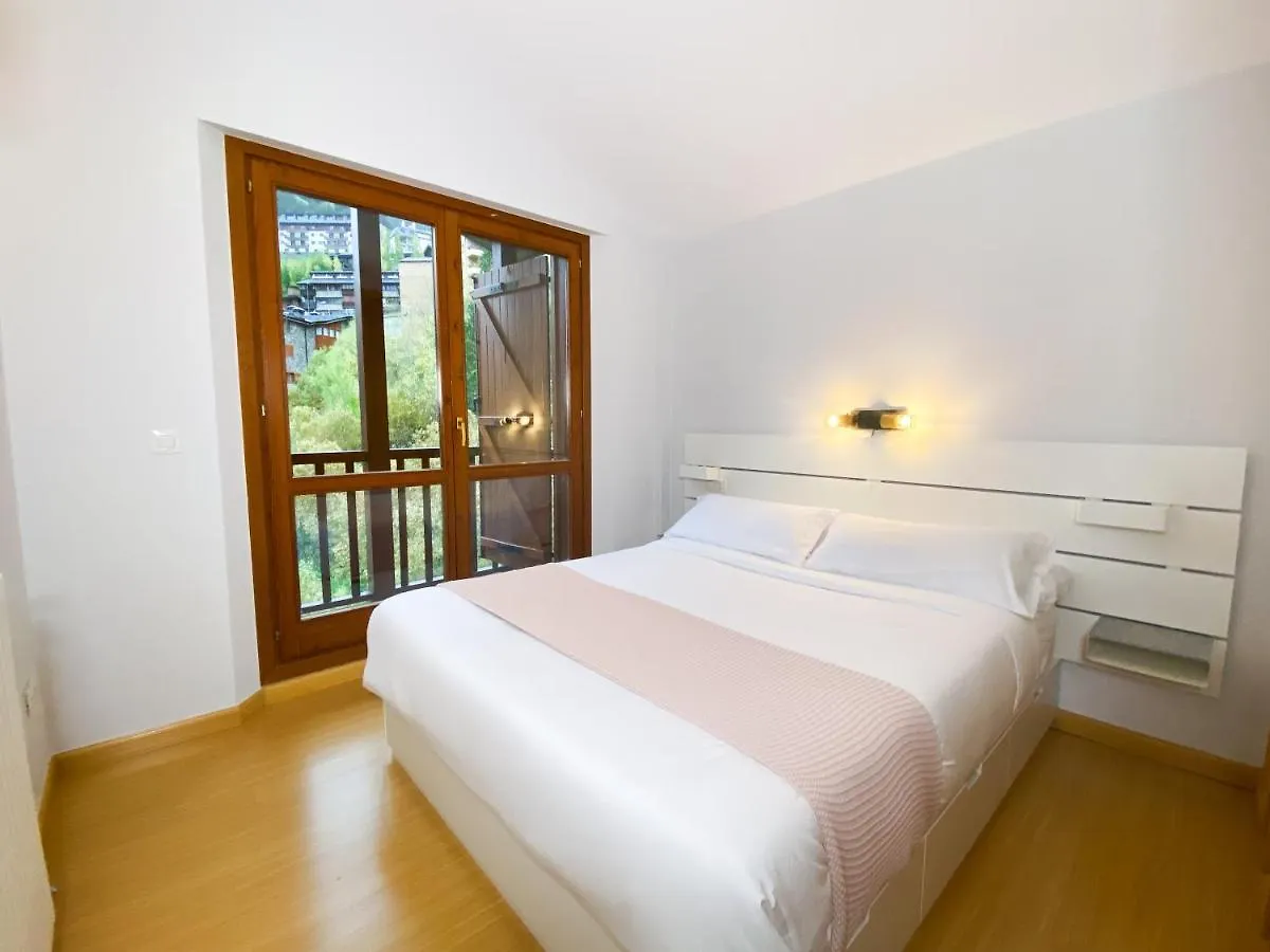 Atico De 3 Habitaciones Con Vistas Al Valle De Incles Y Balcon - 6Pax - Parking Incluido L By Bonesvacances Soldeu 0*,  Andorra
