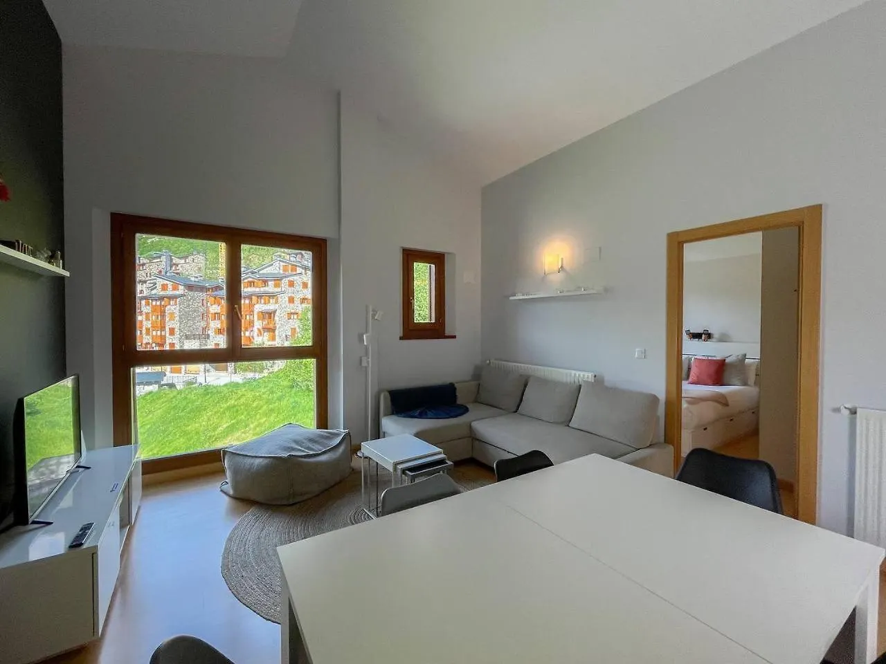 Atico De 3 Habitaciones Con Vistas Al Valle De Incles Y Balcon - 6Pax - Parking Incluido L By Bonesvacances Soldeu 0*,  Andorra